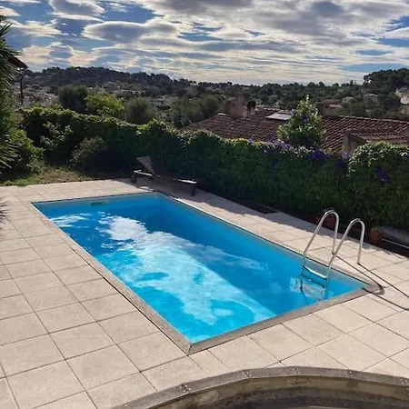 Grande Avec Piscine 别墅 *